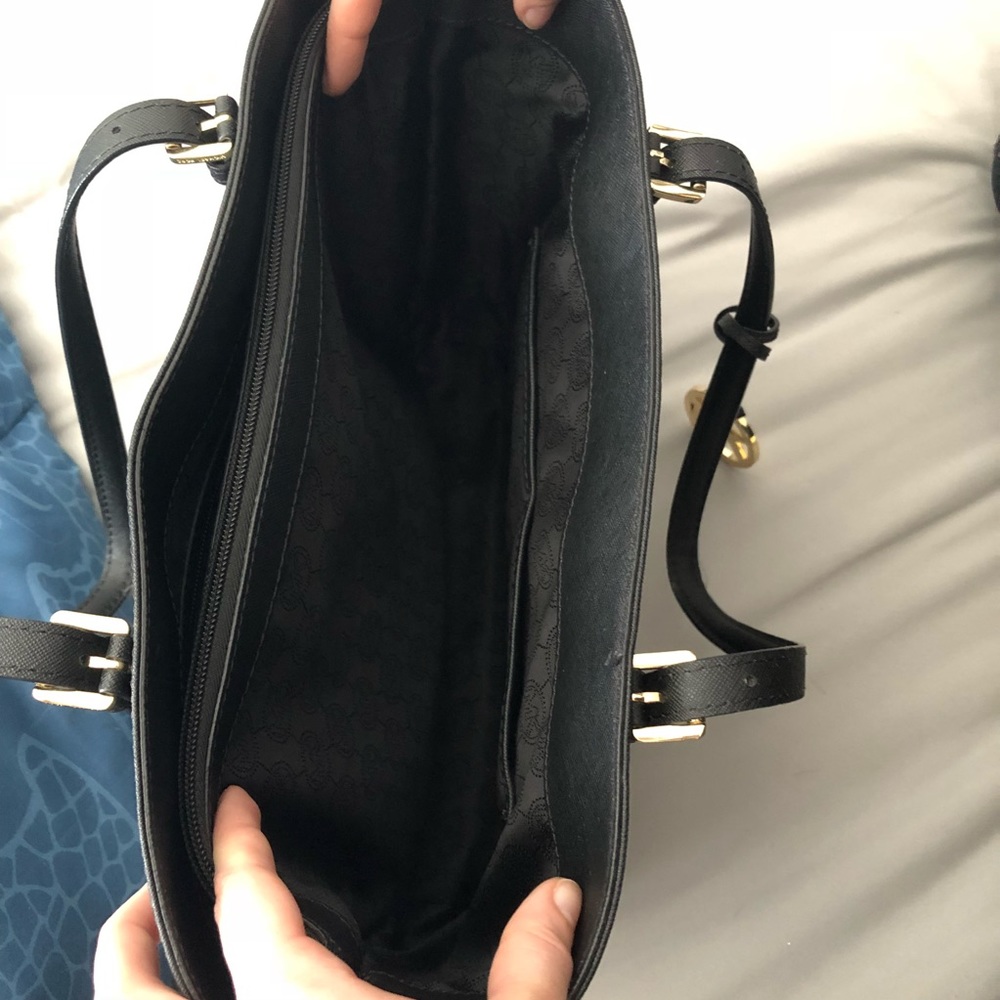 Micheal Kors black shoulder bag - Picture 3 of 5